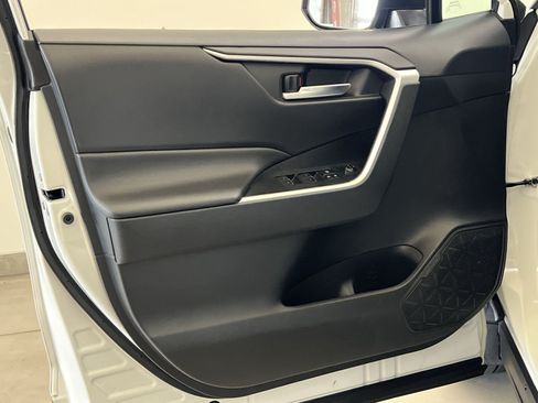 Used 2024 Toyota RAV4 XLE FWD image 37