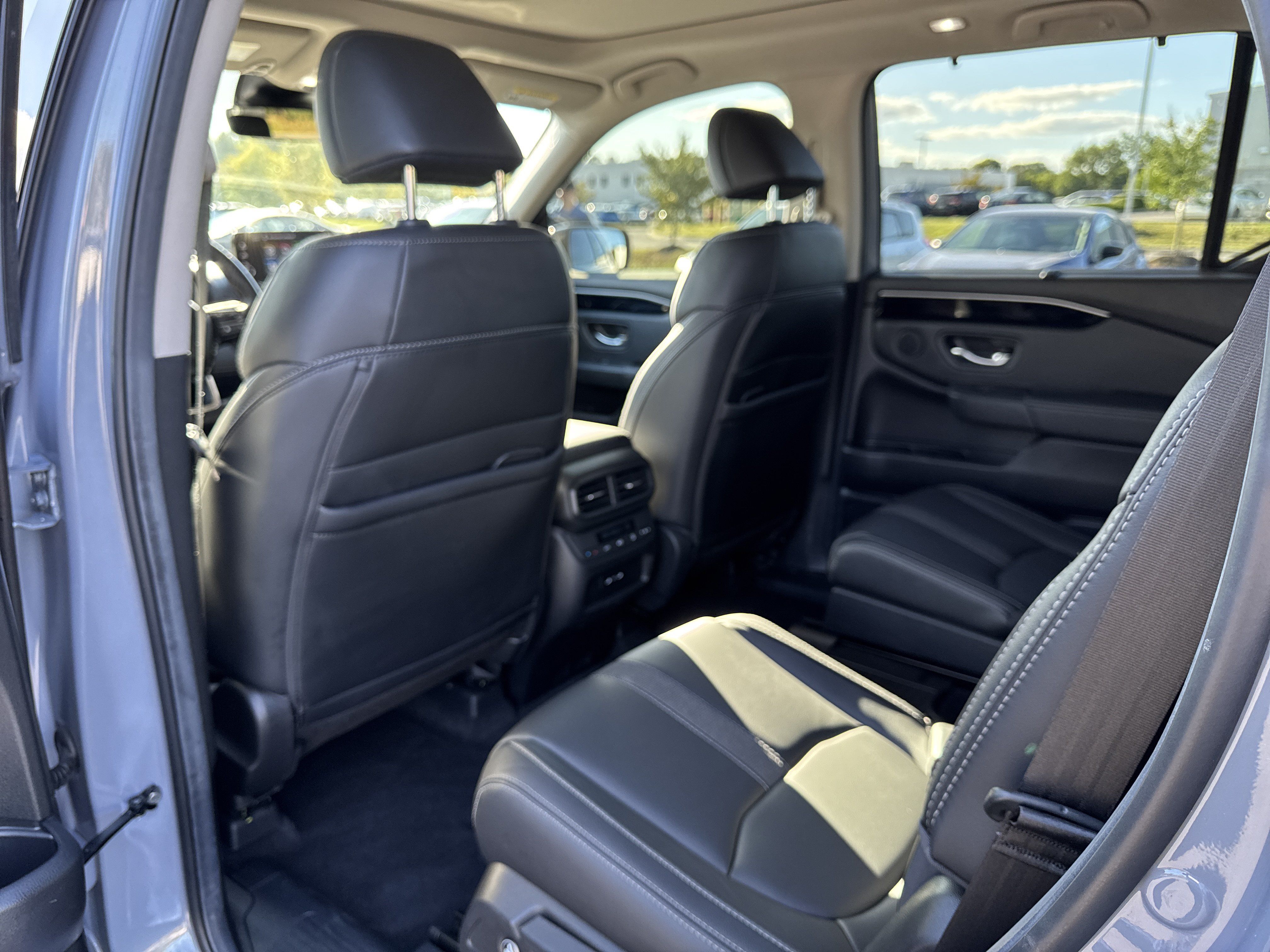 Used 2025 Honda Pilot Touring image 13