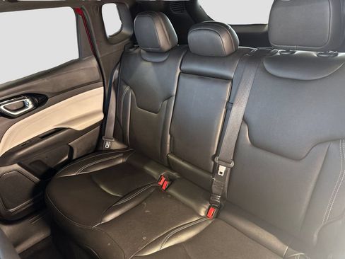 Used 2025 Jeep Compass Limited AWD/4WD image 14