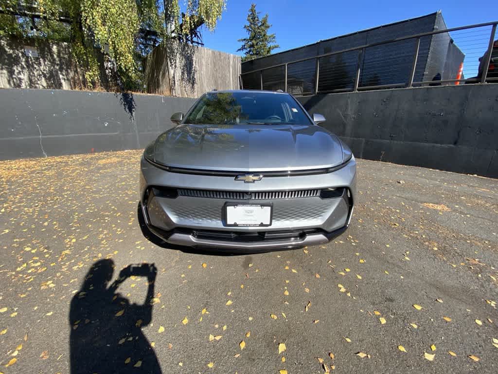 Used 2024 Chevrolet Equinox EV LT w/ LPO, Trailering Package AWD/4WD image 9