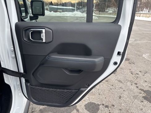 Used 2024 Jeep Wrangler Unlimited Rubicon 4xe image 16