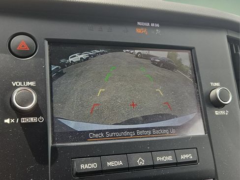 Used 2025 Subaru Outback AWD/4WD image 18