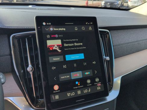 New 2026 Volvo XC90 B6 Plus w/ Protection Package Premier image 18