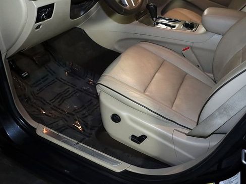 Used 2012 Jeep Grand Cherokee Overland image 25