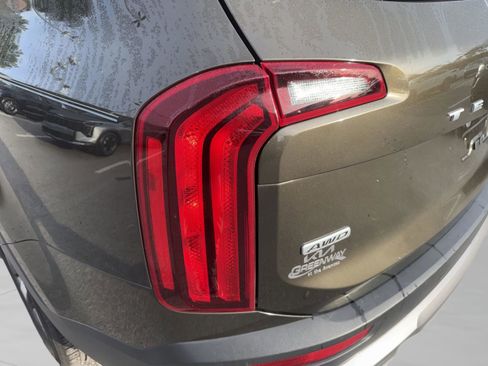 Used 2022 Kia Telluride S image 32