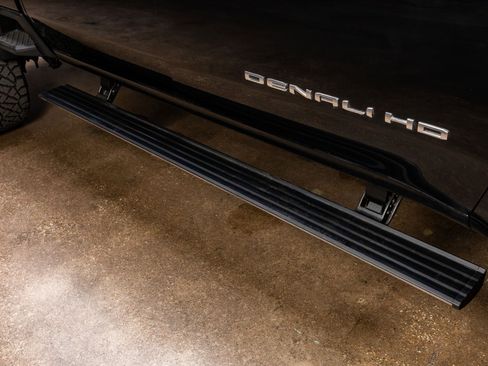 Used 2024 GMC Sierra 2500 Denali Ultimate w/ Max Trailering Package image 13