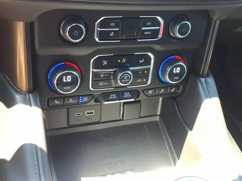 Used 2023 Chevrolet Tahoe High Country AWD/4WD image 21