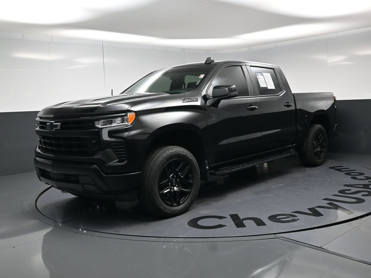 Used 2023 Chevrolet Silverado 1500 RST w/ Z71 Off-Road Package AWD/4WD image 5