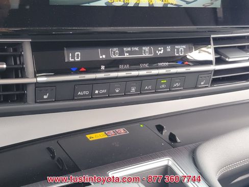 Used 2025 Toyota Sienna XLE w/ XLE Plus Package AWD/4WD image 25