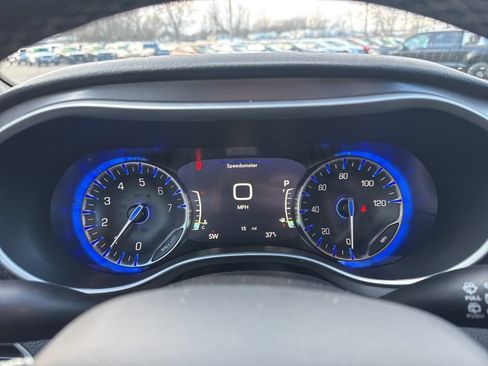 New 2026 Chrysler Pacifica Select AWD/4WD image 14