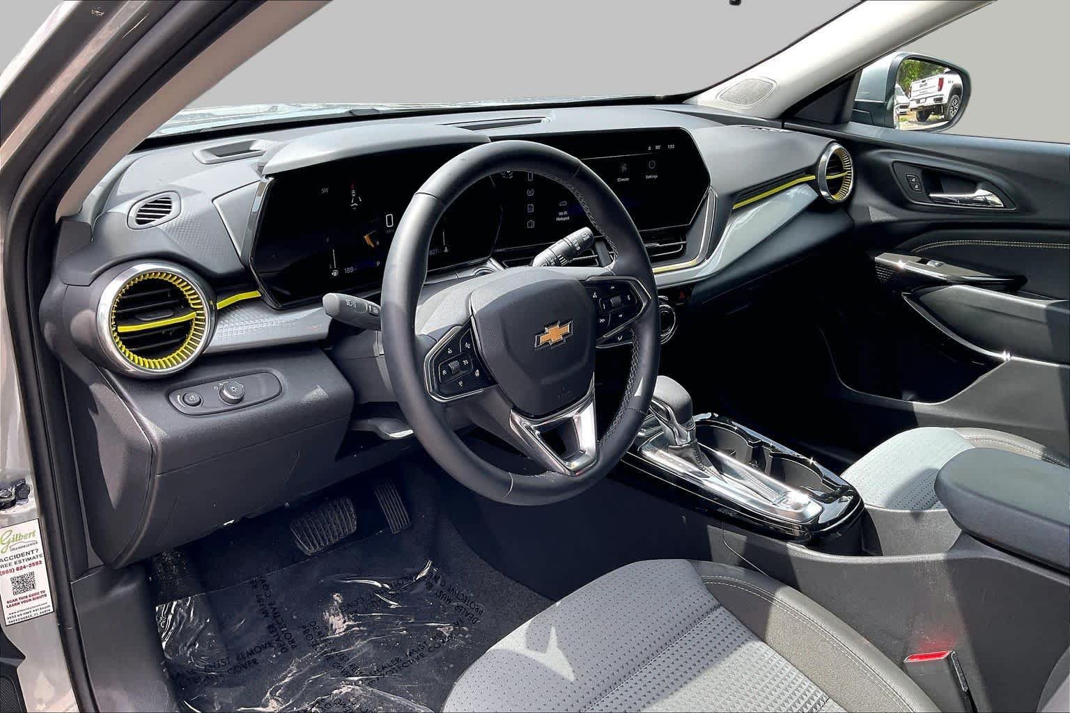 Used 2024 Chevrolet Trax LT w/ Driver Confidence Package FWD image 14