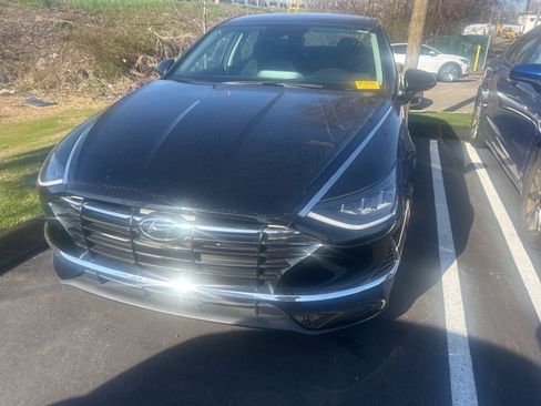 Used 2023 Hyundai Sonata SE image 1