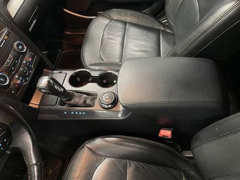 Used 2018 Ford Explorer XLT w/ Equipment Group 202A image 20
