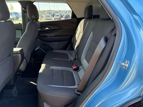 Used 2025 Chevrolet TrailBlazer LT AWD/4WD image 31