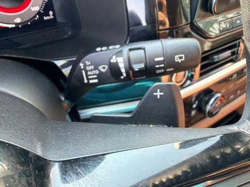 Used 2023 Nissan Pathfinder Platinum FWD image 30
