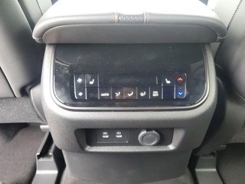 New 2025 Nissan Armada PRO-4X w/ Pro-4X Premium Package image 30