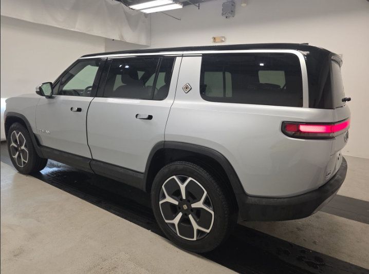 Used 2024 Rivian R1S Adventure Dual AWD/4WD image 4