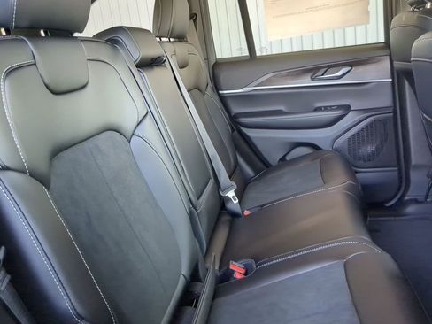 New 2026 Jeep Grand Cherokee Laredo image 7