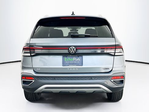 Used 2025 Volkswagen Taos SE AWD/4WD image 7