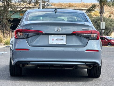 Used 2024 Honda Civic Touring image 4