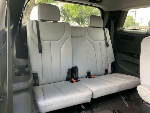 Used 2025 Hyundai Palisade SEL FWD image 33