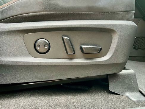 Used 2024 Nissan Pathfinder Platinum w/ Cargo Package image 17