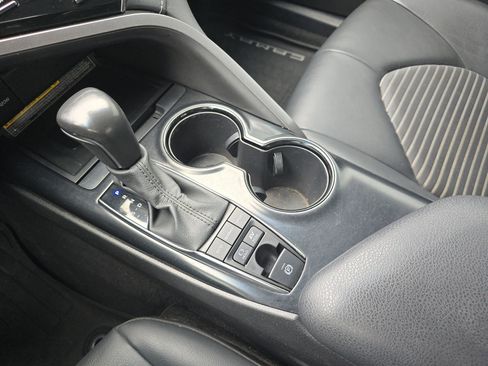 Used 2020 Toyota Camry SE image 23