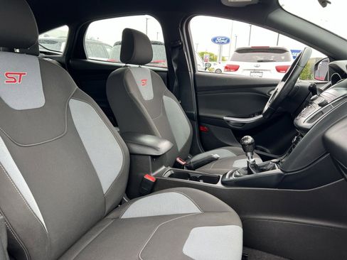 Used 2018 Ford Focus ST FWD image 31