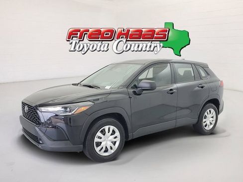 Used 2025 Toyota Corolla Cross L FWD image 1