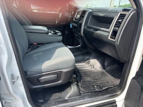 Used 2016 RAM 3500 Tradesman w/ Chrome Appearance Group AWD/4WD image 12