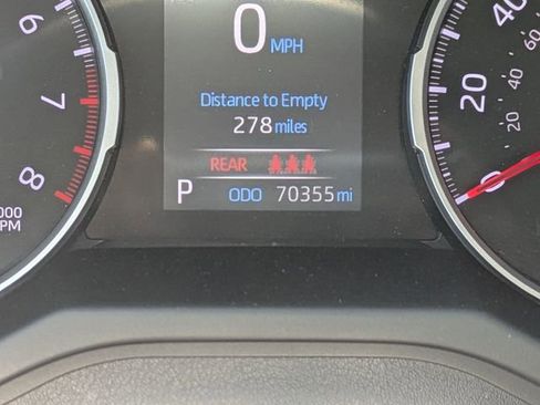 Used 2021 Toyota RAV4 XLE FWD image 28