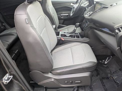 Used 2017 Ford Escape Titanium image 22