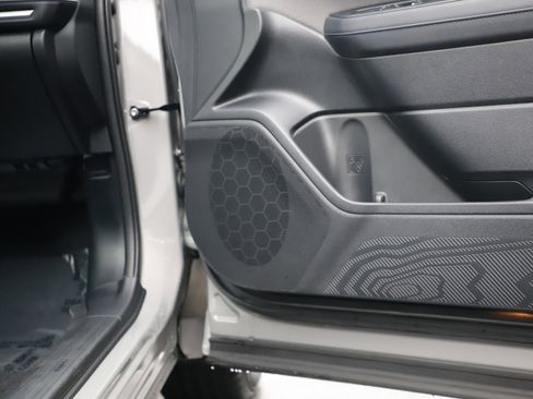 Used 2025 Subaru Forester Premium w/ Convenience Package #1 image 8