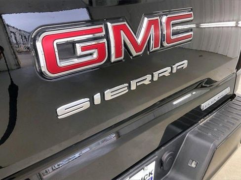 Used 2020 GMC Sierra 1500 Elevation w/ Elevation Value Package image 9