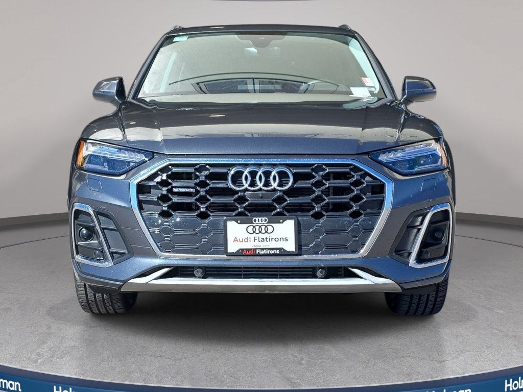 Used 2024 Audi Q5 e Prestige w/ Prestige Package AWD/4WD image 3