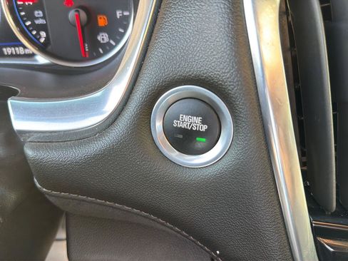 Used 2023 Chevrolet Traverse High Country AWD/4WD image 30