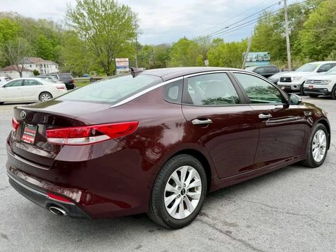 Used 2018 Kia Optima LX w/ 17" Alloy Wheels Package FWD image 8