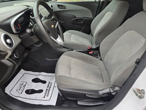 Used 2020 Chevrolet Sonic LT FWD image 18