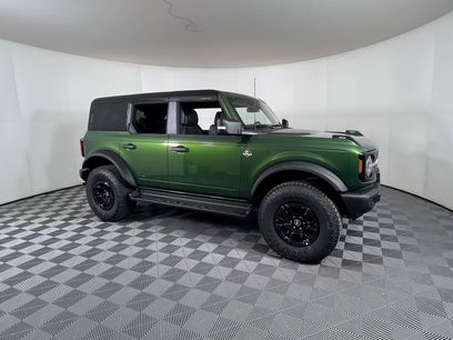 New 2025 Ford Bronco Outer Banks w/ Sasquatch Package