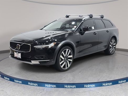 Used 2022 Volvo V90 B6 Cross Country w/ Advanced Package image 1
