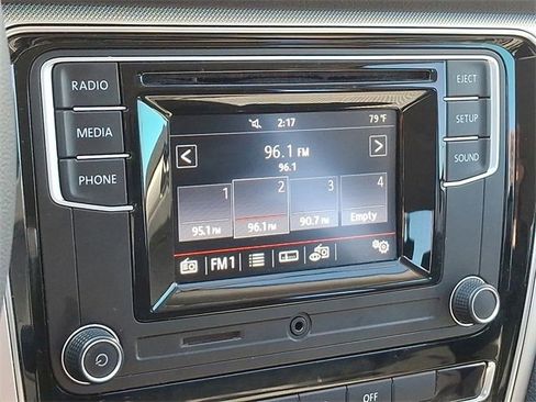 Used 2018 Volkswagen Passat 2.0T R-Line image 14