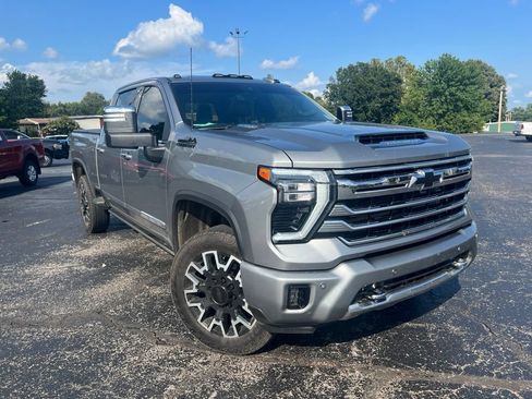 Used 2026 Chevrolet Silverado 2500 High Country w/ High Country Premium Package AWD/4WD image 1