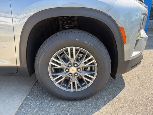 New 2026 Chevrolet Traverse LT w/ Driver Confidence Package AWD/4WD image 28