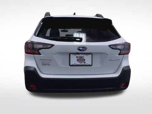 Certified 2025 Subaru Outback Premium image 9