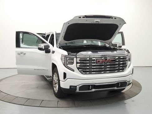 Used 2023 GMC Sierra 1500 Denali AWD/4WD image 11