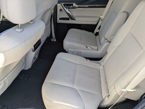 Certified 2023 Lexus GX 460 Premium w/ Accessory Package image 18