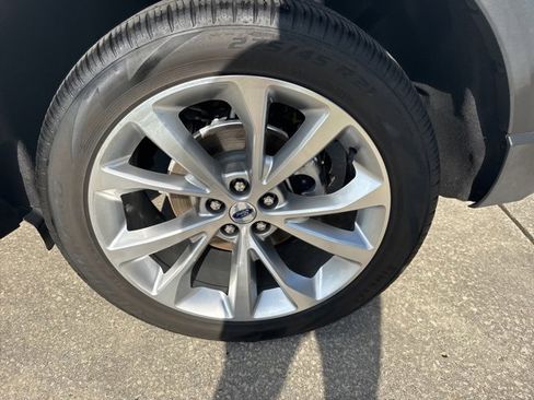 Used 2023 Ford Explorer Platinum w/ Class IV Trailer Tow Package image 17