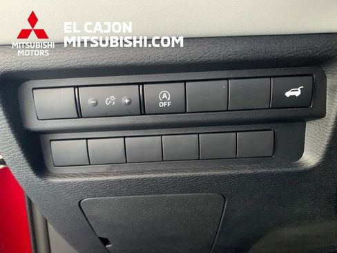 New 2026 Mitsubishi Outlander SE image 19