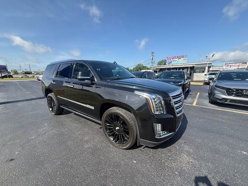 Used 2016 Cadillac Escalade Platinum AWD/4WD image 1