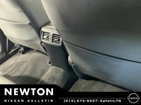 Used 2020 Nissan Rogue SV FWD image 14